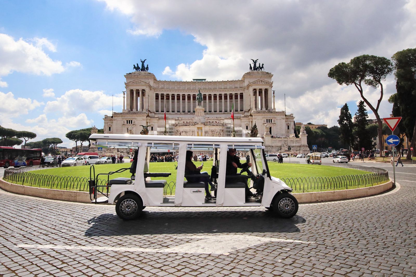 golf cart a piazza venezia